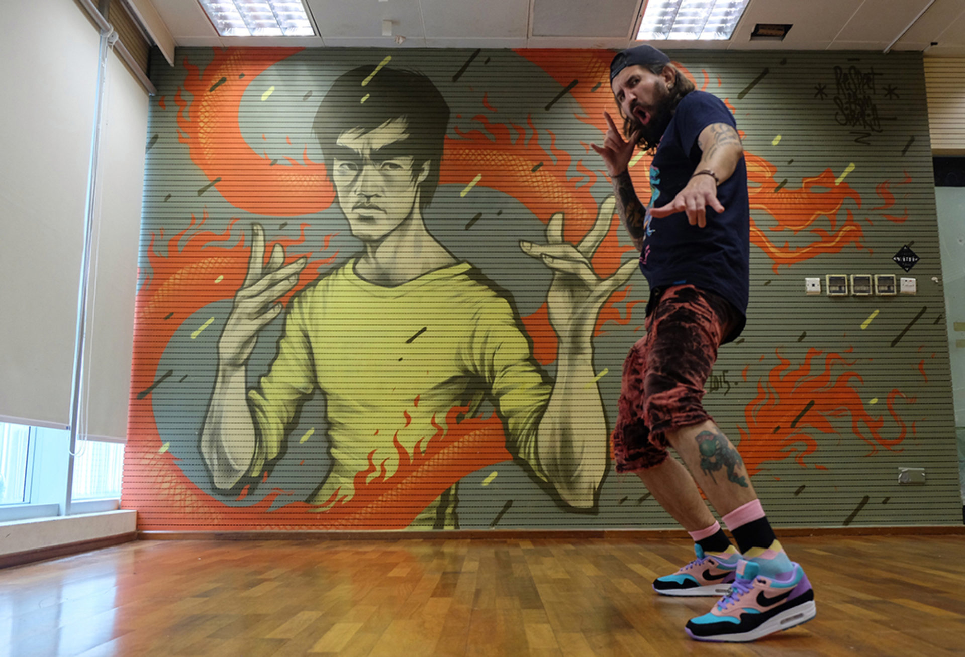 Bruce Lee Graffiti in Hong Kong by Mezzo