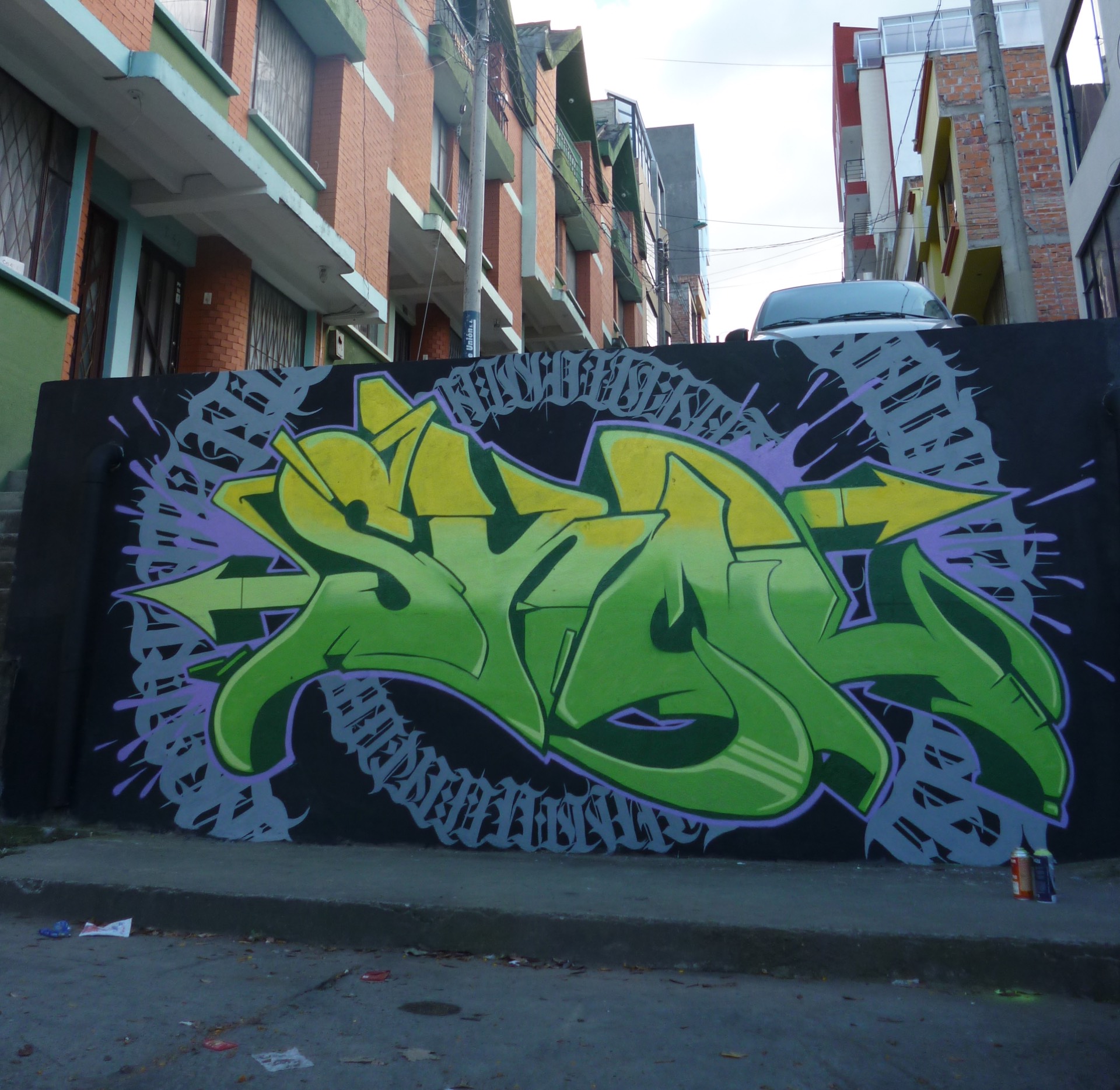 Fresh throw-up by @_skola — #graffiti